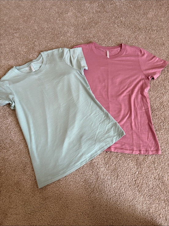 Travis Mathew Tops - Pair of Travis Mathew Cloud tees